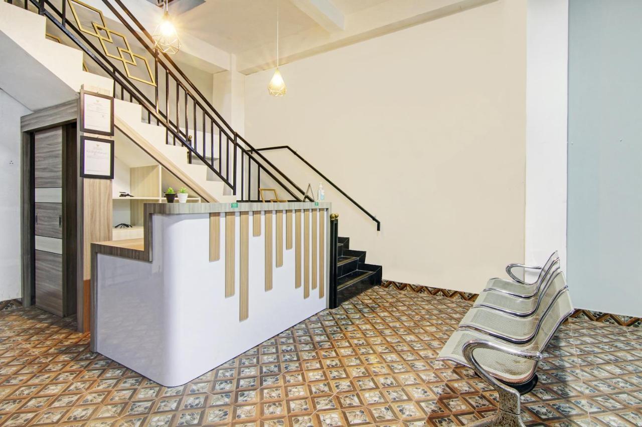 Oyo 90704 Nabila Residence Syariah Padang  Exteriér fotografie